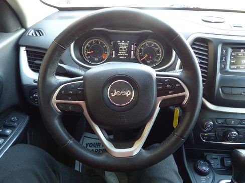 Used 2014 Jeep Cherokee Latitude image 21