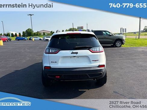 Used 2019 Jeep Cherokee Trailhawk AWD/4WD image 30