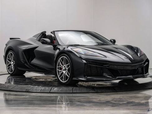 Used 2024 Chevrolet Corvette Z06 RWD image 30