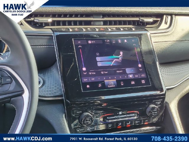 Certified 2025 Jeep Grand Cherokee Laredo AWD/4WD image 20