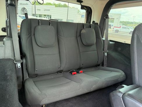 Used 2020 Jeep Wrangler Sport AWD/4WD image 33