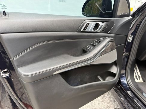 Used 2019 BMW X5 xDrive40i w/ M Sport Package AWD/4WD image 12