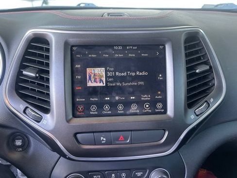 Used 2019 Jeep Cherokee Trailhawk w/ Comfort/Convenience Group AWD/4WD image 7