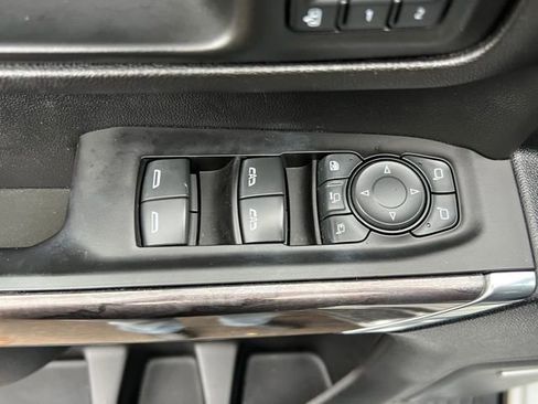 Used 2021 Chevrolet Silverado 2500 LTZ w/ LTZ Convenience Package image 15