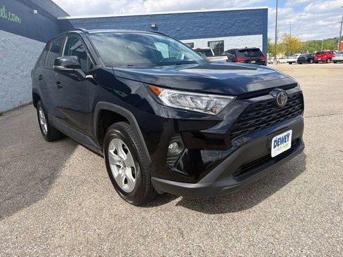 Used 2021 Toyota RAV4 XLE w/ XLE Grade Weather Package AWD/4WD image 7