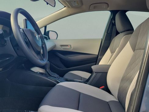 Used 2025 Toyota Corolla LE w/ Convenience Package image 19