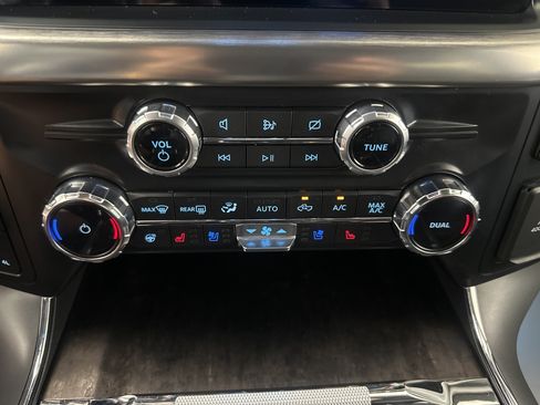 Certified 2022 Ford F150 Lariat w/ Equipment Group 502A High AWD/4WD image 21