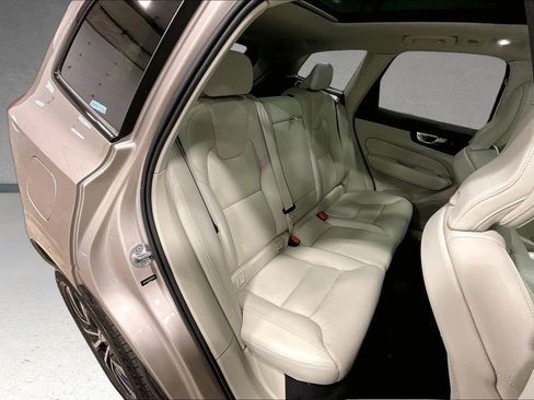 Used 2024 Volvo XC60 B5 Plus w/ Climate Package AWD/4WD image 25
