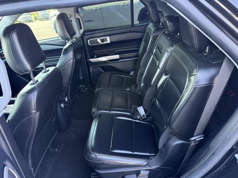 Used 2021 Ford Explorer XLT w/ Equipment Group 202A RWD image 15