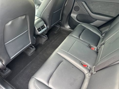 Used 2022 Tesla Model Y Performance image 12