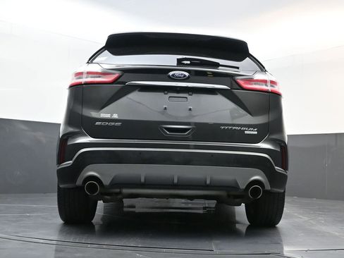 Used 2019 Ford Edge Titanium image 29