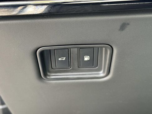 Used 2025 Land Rover Range Rover Sport Dynamic SE image 20