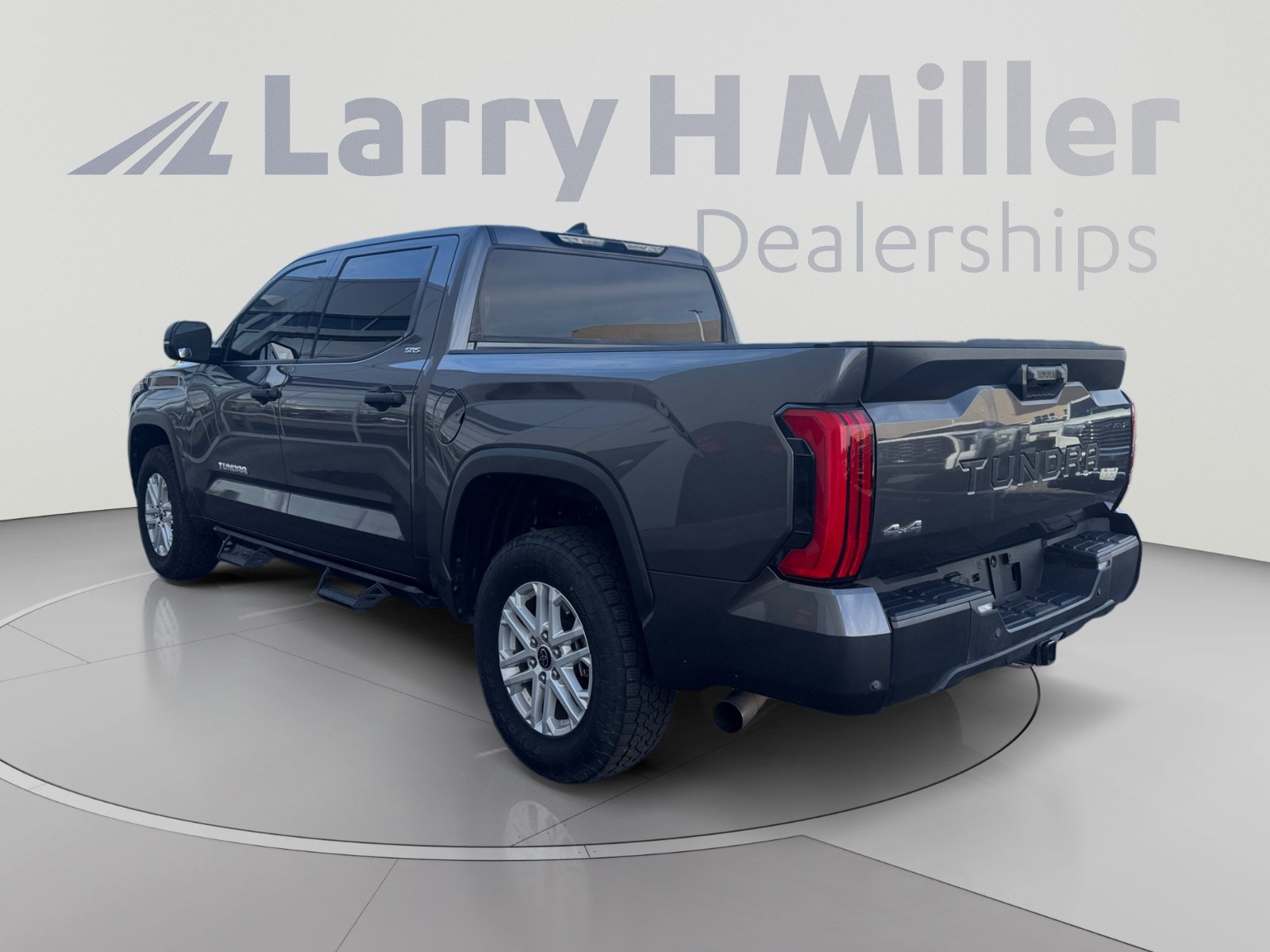 Used 2023 Toyota Tundra SR5 w/ SR5 Convenience Package AWD/4WD image 3