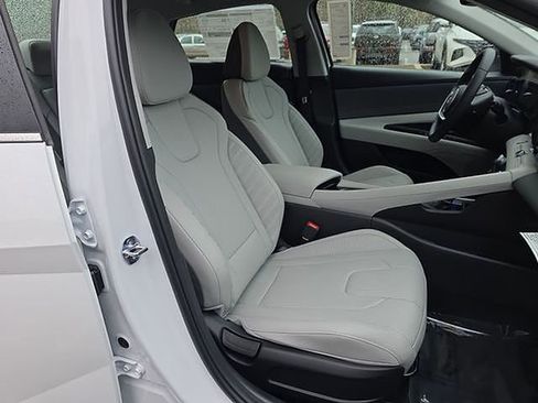 New 2026 Hyundai Elantra Limited image 21