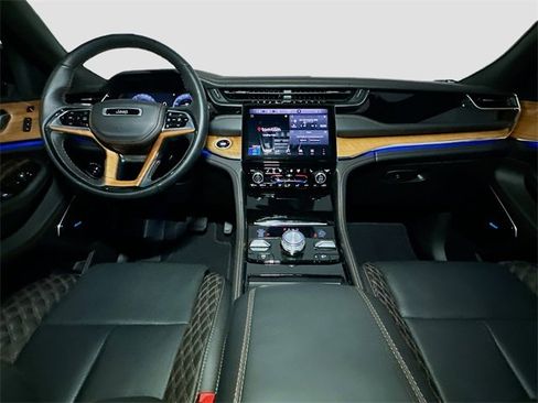 Certified 2024 Jeep Grand Cherokee Summit image 9