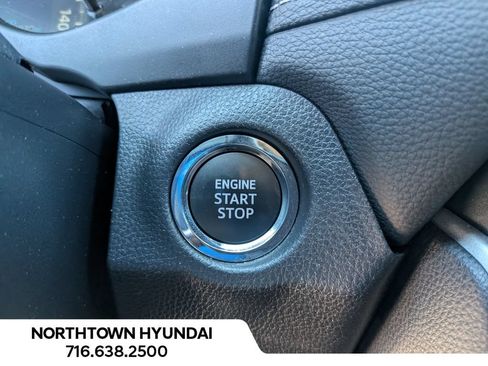 Used 2025 Toyota RAV4 XLE AWD/4WD image 21