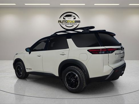 Used 2024 Nissan Pathfinder Rock Creek image 5