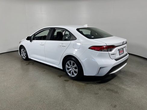 Used 2021 Toyota Corolla LE image 5