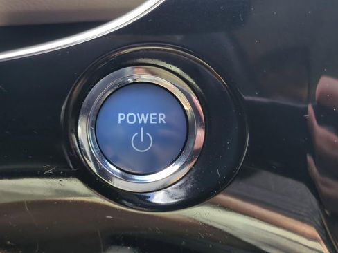 Certified 2018 Toyota Prius Three w/ Advanced Technology Package image 26