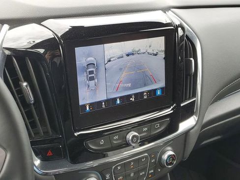 Certified 2023 Chevrolet Traverse LT FWD image 14