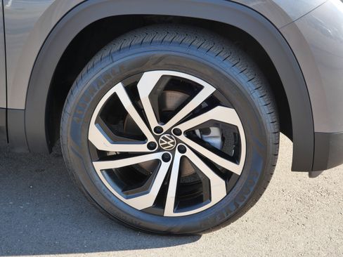 Certified 2023 Volkswagen Atlas SEL AWD/4WD image 15