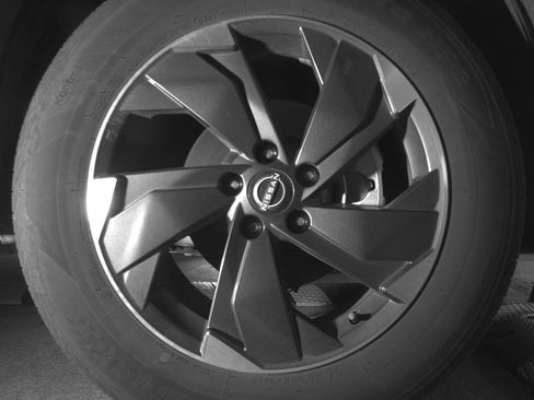 Used 2025 Nissan Rogue SV AWD/4WD image 13