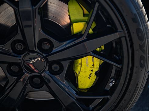 Used 2022 Chevrolet Corvette Stingray Preferred Cpe w/ Z51 Performance Package RWD image 8