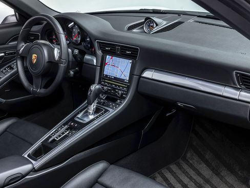 Used 2013 Porsche 911 Carrera 4S AWD/4WD image 18