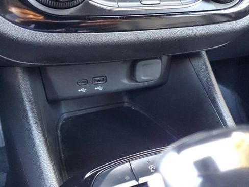 Used 2024 Buick Envista Sport Touring image 26