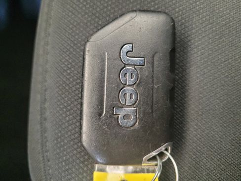Used 2018 Jeep Wrangler Unlimited Sport AWD/4WD image 32