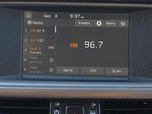 Used 2018 Kia Optima LX FWD image 25