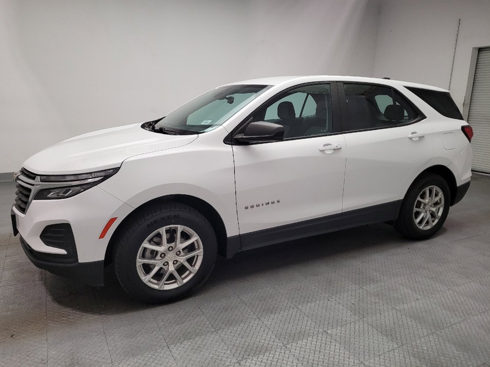 Used 2022 Chevrolet Equinox LS w/ LPO, Floor Liner Package AWD/4WD image 2
