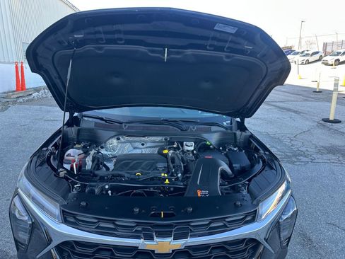 Used 2025 Chevrolet Trax LT w/ LT Convenience Package image 30