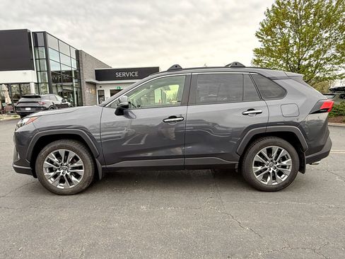Used 2022 Toyota RAV4 Limited AWD/4WD image 11