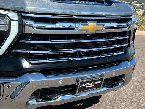Used 2024 Chevrolet Silverado 3500 LTZ w/ LTZ Convenience Package AWD/4WD image 21