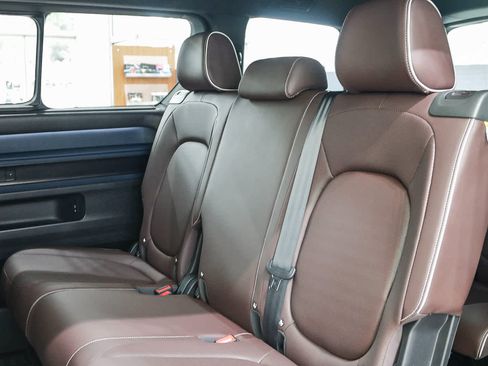 New 2025 Volkswagen ID. Buzz Pro S image 18