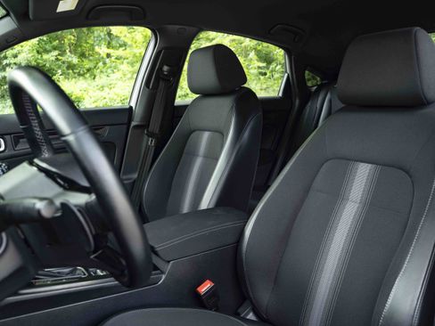 Used 2023 Honda Civic Sport image 17