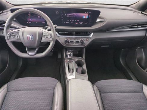 Used 2025 Buick Envista Preferred image 17