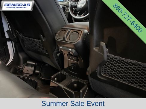 Used 2024 Jeep Gladiator Rubicon AWD/4WD image 36