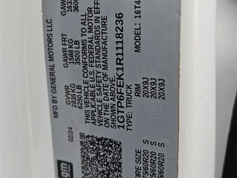 Used 2024 GMC Canyon Denali image 31