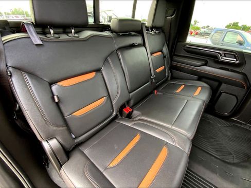 Used 2024 GMC Sierra 2500 AT4 w/ AT4 Premium Plus Package image 18