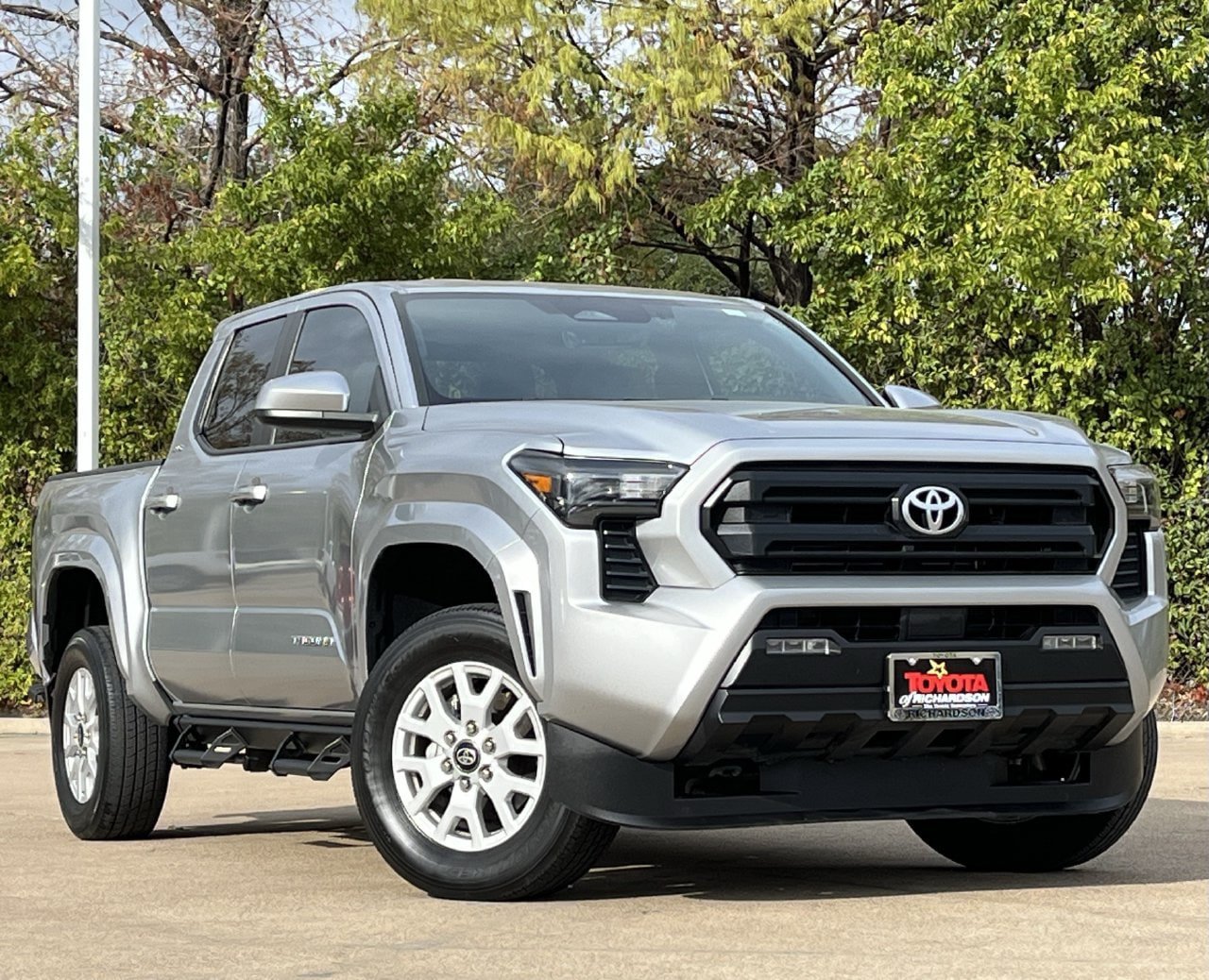 Used 2024 Toyota Tacoma SR5 RWD image 2