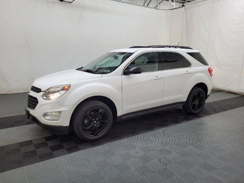 Used 2017 Chevrolet Equinox LT w/ Sport Edition FWD image 2
