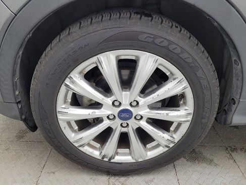 Used 2017 Ford Escape Titanium image 31