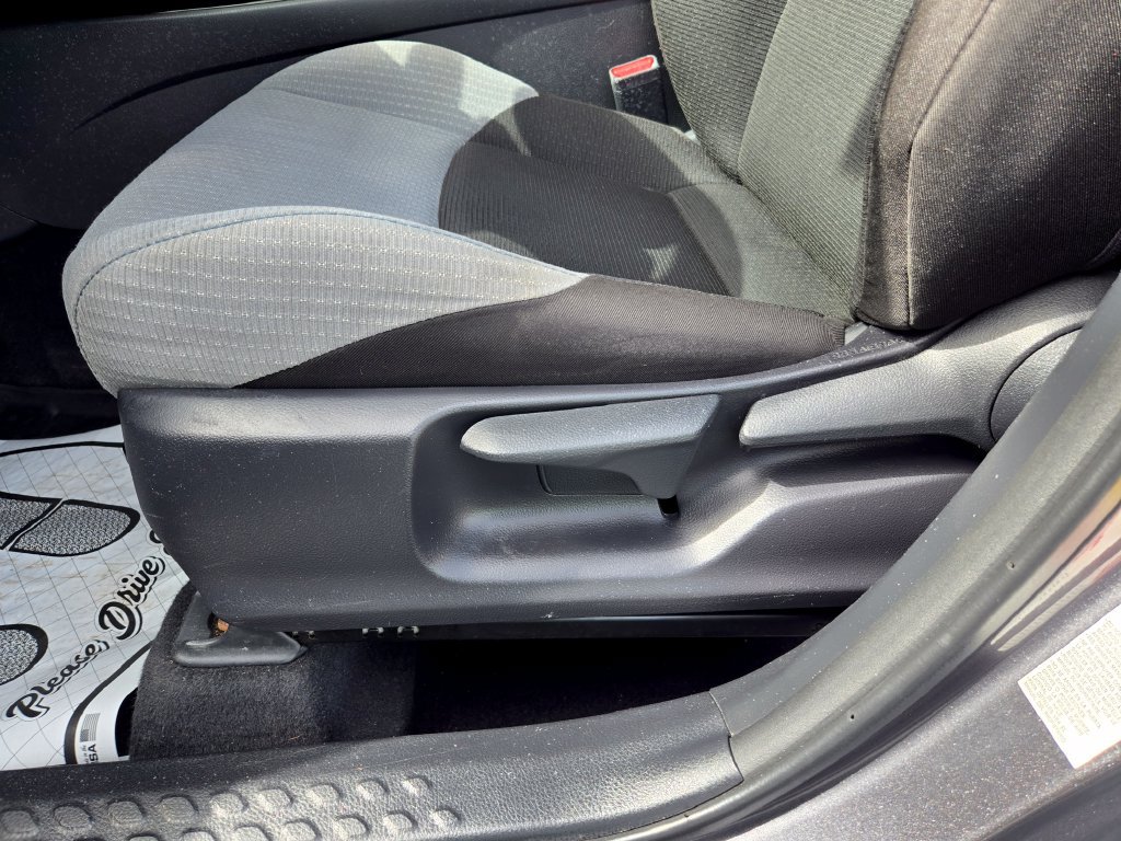 Used 2019 Toyota C-HR XLE FWD image 15