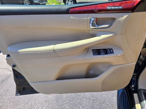 Used 2011 Lexus LX 570 4WD image 12