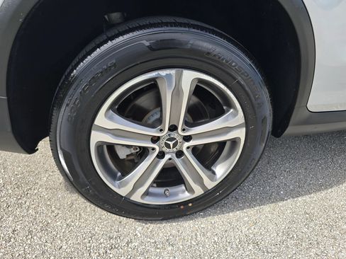 Used 2019 Mercedes-Benz GLC 300 w/ Premium Package image 21