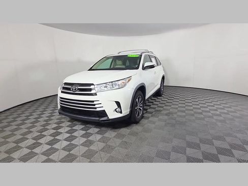 Used 2019 Toyota Highlander XLE FWD image 49