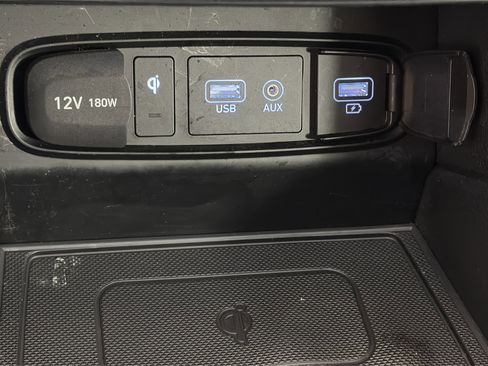 Used 2020 Hyundai Santa Fe SEL image 25