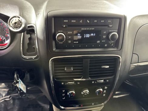 Used 2014 Dodge Grand Caravan American Value Package w/ UConnect Hands-Free Group image 7